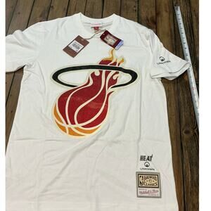 NWT Mitchell and Ness Miami Heat medium men’s crystal sparkly T-shirt
